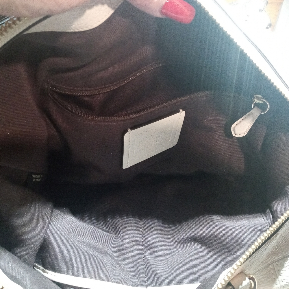 Coach White Leather Women's Bag Set - Picture 16 of 16